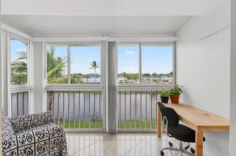 185 Brittany D Delray Beach FL 33446