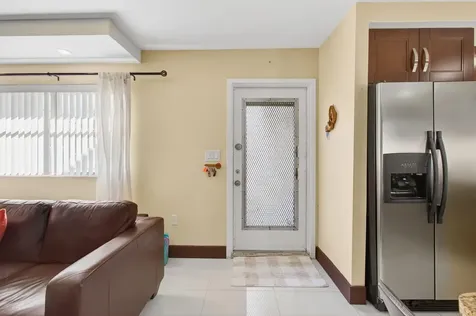 185 Brittany D Delray Beach FL 33446