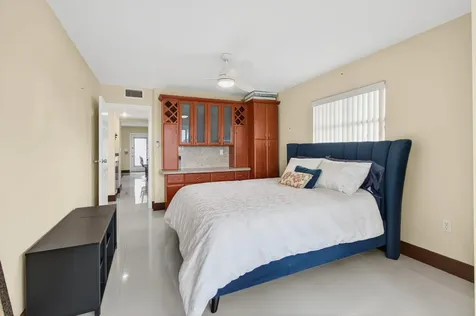 185 Brittany D Delray Beach FL 33446