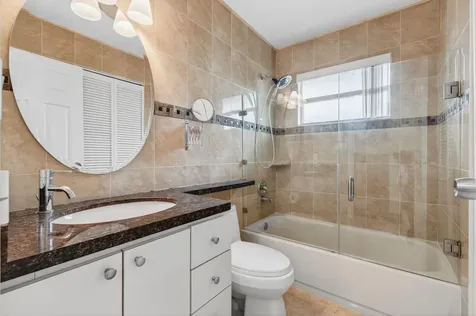 185 Brittany D Delray Beach FL 33446