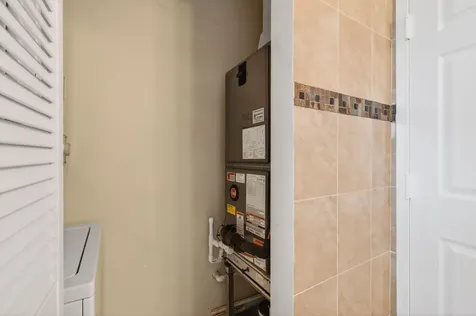 185 Brittany D Delray Beach FL 33446
