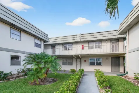 185 Brittany D Delray Beach FL 33446