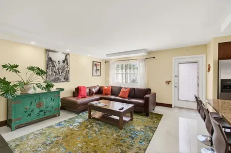 185 Brittany D Delray Beach FL 33446