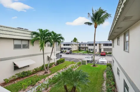 185 Brittany D Delray Beach FL 33446