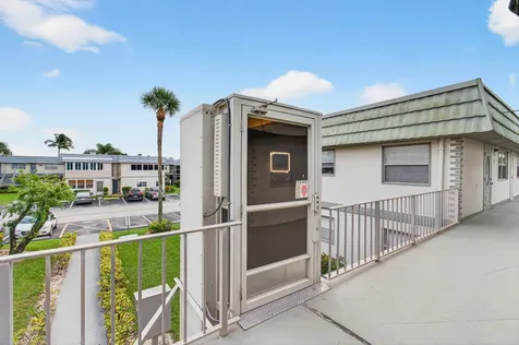185 Brittany D Delray Beach FL 33446