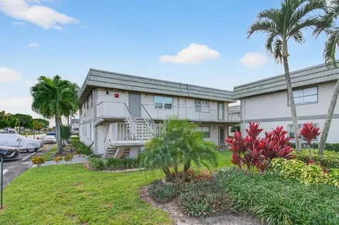 185 Brittany D Delray Beach FL 33446