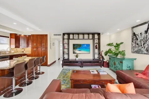 185 Brittany D Delray Beach FL 33446