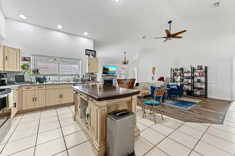 1014 Sw Canary Terrace Port Saint Lucie FL 34953