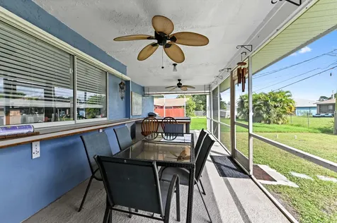 1014 Sw Canary Terrace Port Saint Lucie FL 34953