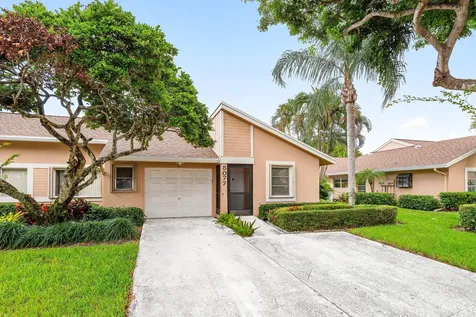 8077 Springtree Road Boca Raton FL 33496
