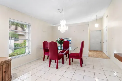 8077 Springtree Road Boca Raton FL 33496