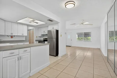 7340 Nw 8th Street Margate FL 33063
