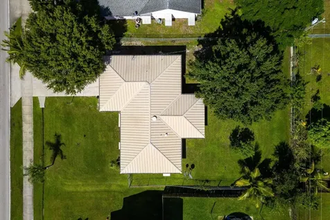 1825 Sw Cameo Boulevard Port Saint Lucie FL 34953