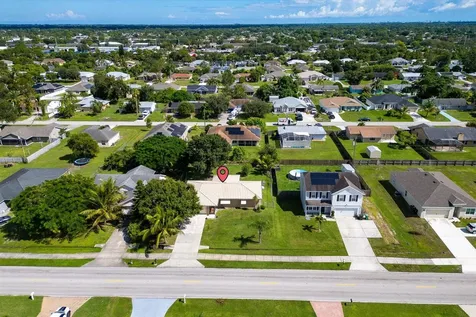 1825 Sw Cameo Boulevard Port Saint Lucie FL 34953