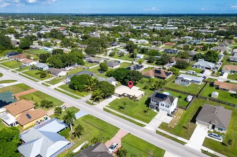 1825 Sw Cameo Boulevard Port Saint Lucie FL 34953