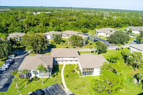 28 Lake Vista Trail Port Saint Lucie FL 34952