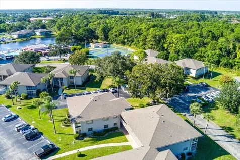 28 Lake Vista Trail Port Saint Lucie FL 34952