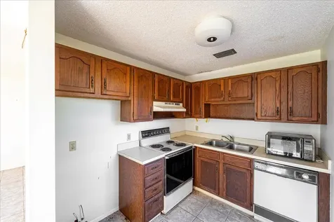 28 Lake Vista Trail Port Saint Lucie FL 34952
