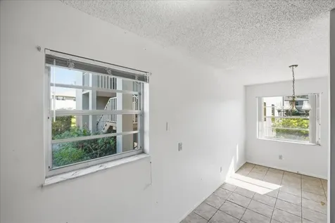 28 Lake Vista Trail Port Saint Lucie FL 34952