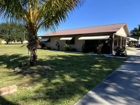 1095 Chobee Loop Okeechobee FL 34974