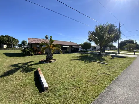 1095 Chobee Loop Okeechobee FL 34974