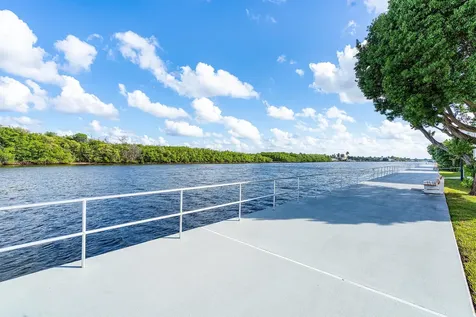 320 Horizons Boynton Beach FL 33435
