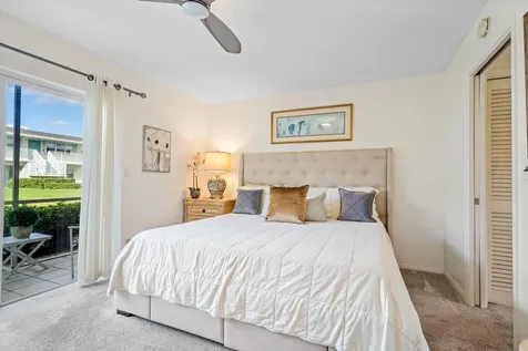 320 Horizons Boynton Beach FL 33435