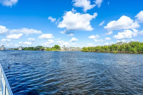 320 Horizons Boynton Beach FL 33435