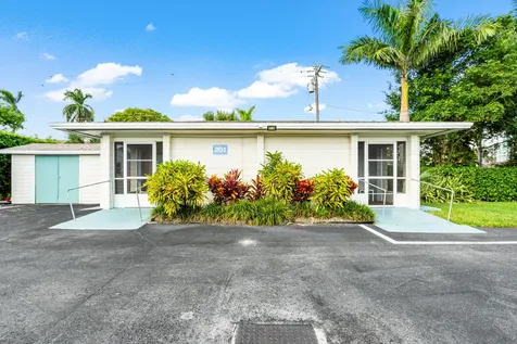 320 Horizons Boynton Beach FL 33435