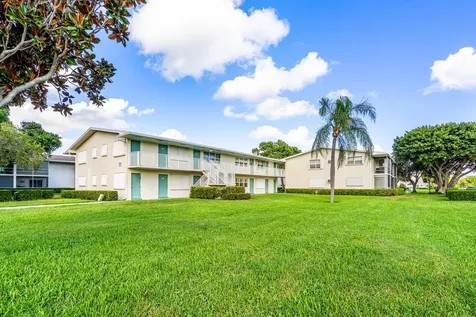 320 Horizons Boynton Beach FL 33435