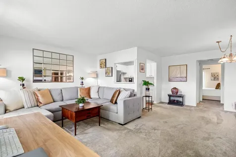 320 Horizons Boynton Beach FL 33435