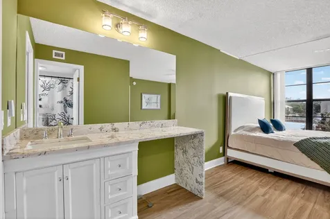 4 Royal Palm Way Boca Raton FL 33432