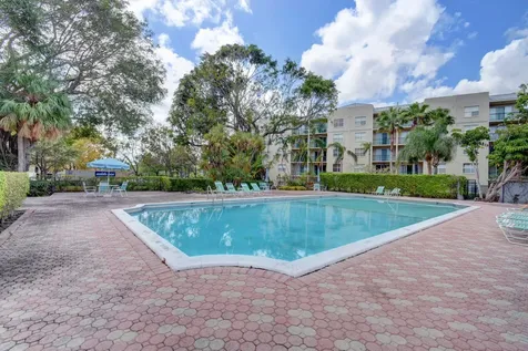 4 Royal Palm Way Boca Raton FL 33432