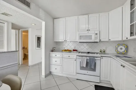 380 Racquet Club Road Weston FL 33326