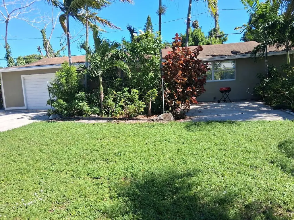 3832 Elizabeth Street Palm Springs FL 33461