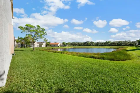 324 Nw Treeline Trace Port Saint Lucie FL 34986