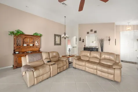 324 Nw Treeline Trace Port Saint Lucie FL 34986