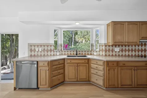 8855 N Bates Road Palm Beach Gardens FL 33418