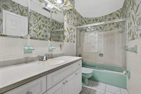 8855 N Bates Road Palm Beach Gardens FL 33418