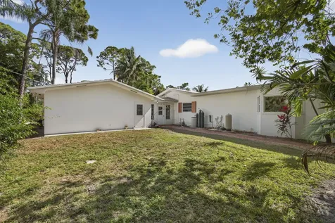 8855 N Bates Road Palm Beach Gardens FL 33418