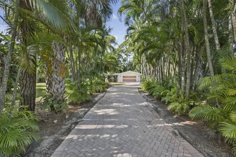 8855 N Bates Road Palm Beach Gardens FL 33418