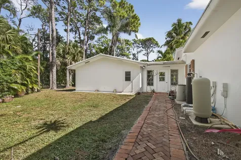 8855 N Bates Road Palm Beach Gardens FL 33418