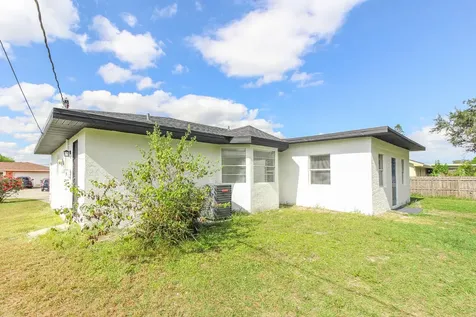 313 Nw Dorchester Street Port Saint Lucie FL 34983