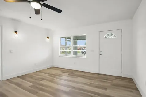313 Nw Dorchester Street Port Saint Lucie FL 34983