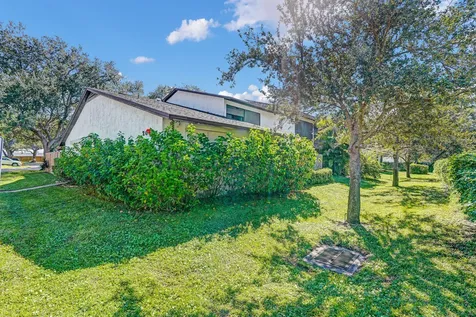 2070 Colonial Road Fort Pierce FL 34950