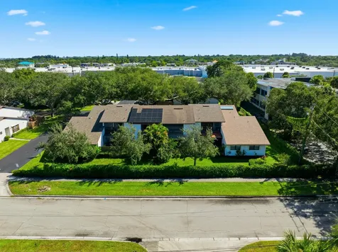 2070 Colonial Road Fort Pierce FL 34950