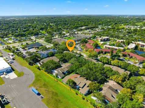 2070 Colonial Road Fort Pierce FL 34950