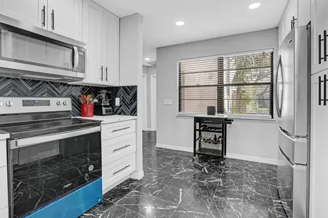 2070 Colonial Road Fort Pierce FL 34950