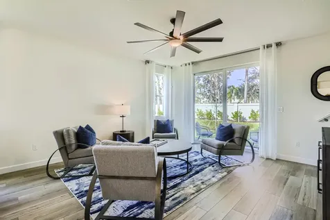818 Se Grovebush Lane Port Saint Lucie FL 34984