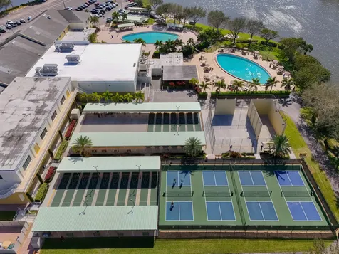 131 Somerset G West Palm Beach FL 33417